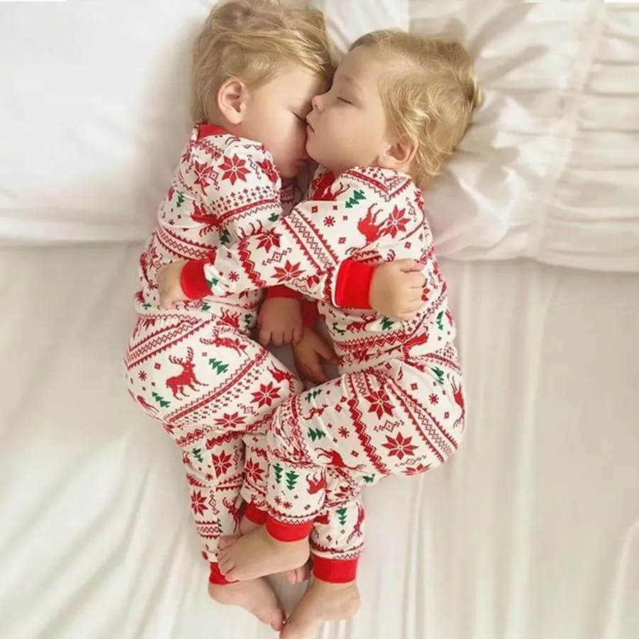 Christmas Reindeer and Snowflake Patterned Family Matching Pajamas Set