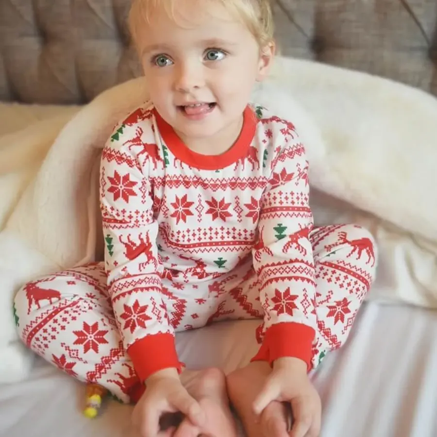 Christmas Reindeer and Snowflake Patterned Family Matching Pajamas Set