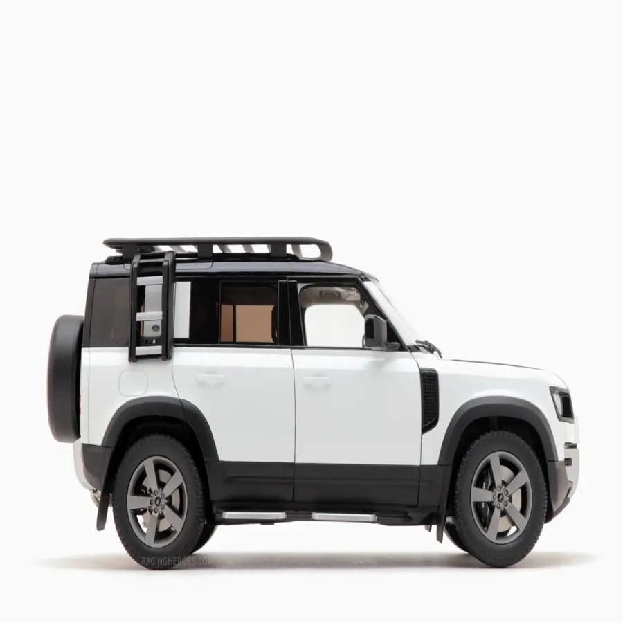 Land Rover Defender 110 2020 Fuji White 1:18