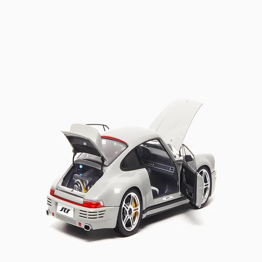 RUF SCR – 2018 Chalk Grey 1:18 Limited Edition by Almost Real