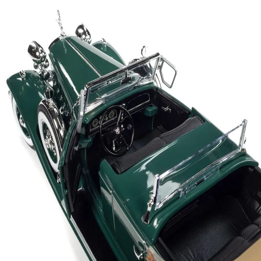 1932 V16 Phaeton 1:18 Scale